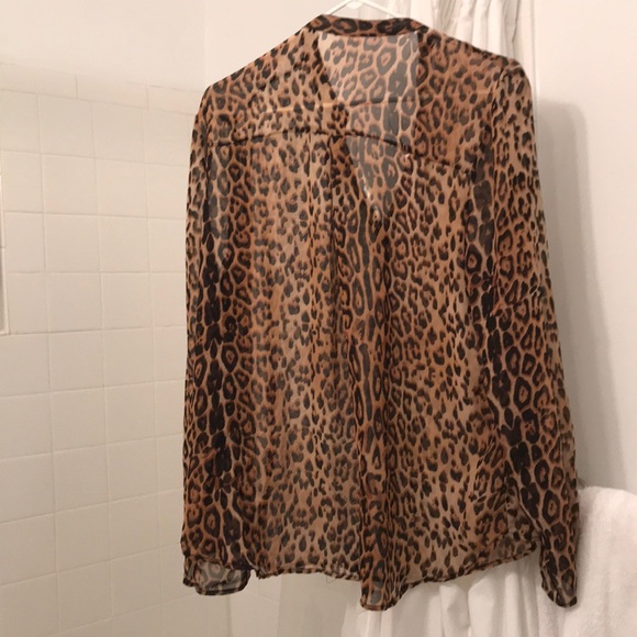 Leopard blouse 🐆💥 - Picture 3 of 7
